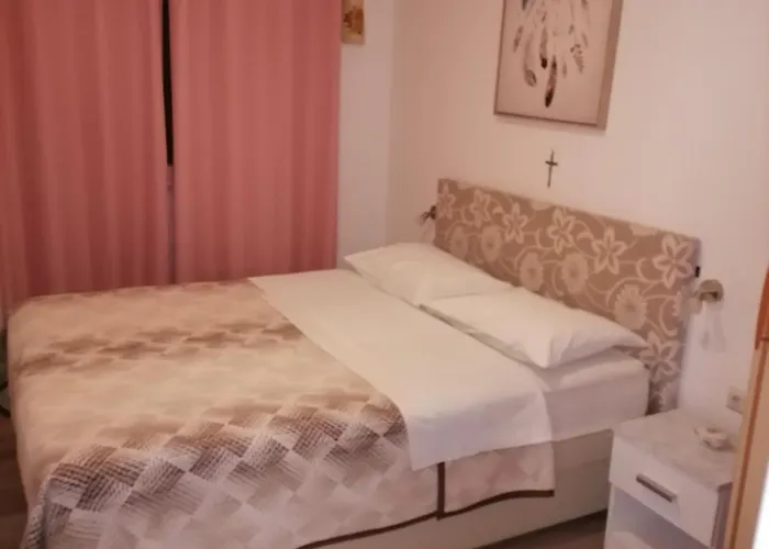 Apartment Mira